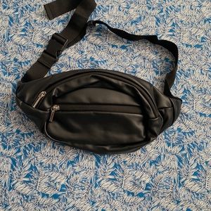Used only one time Waist bag pouch.